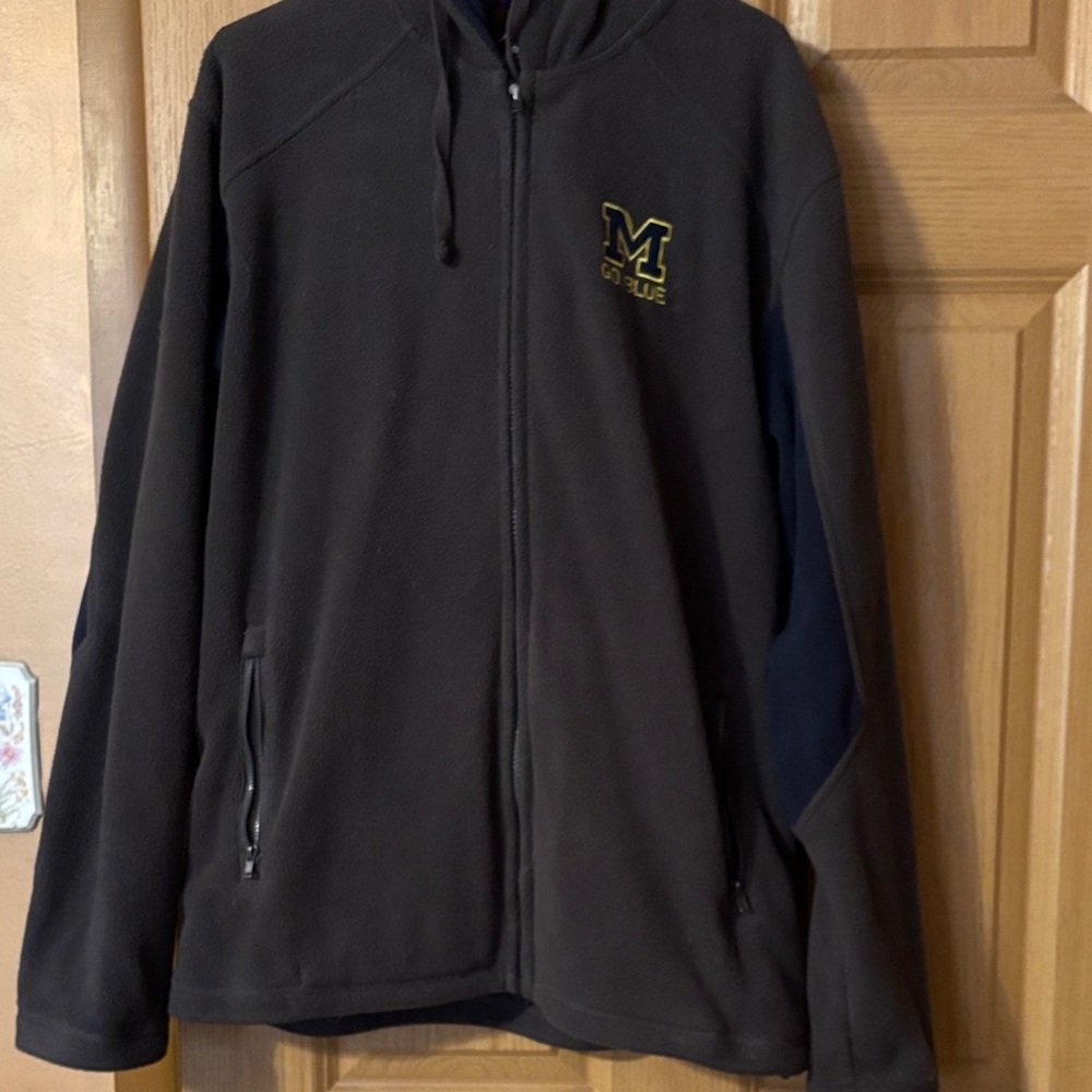 Colosseum Black Fleece Jacket Michigan